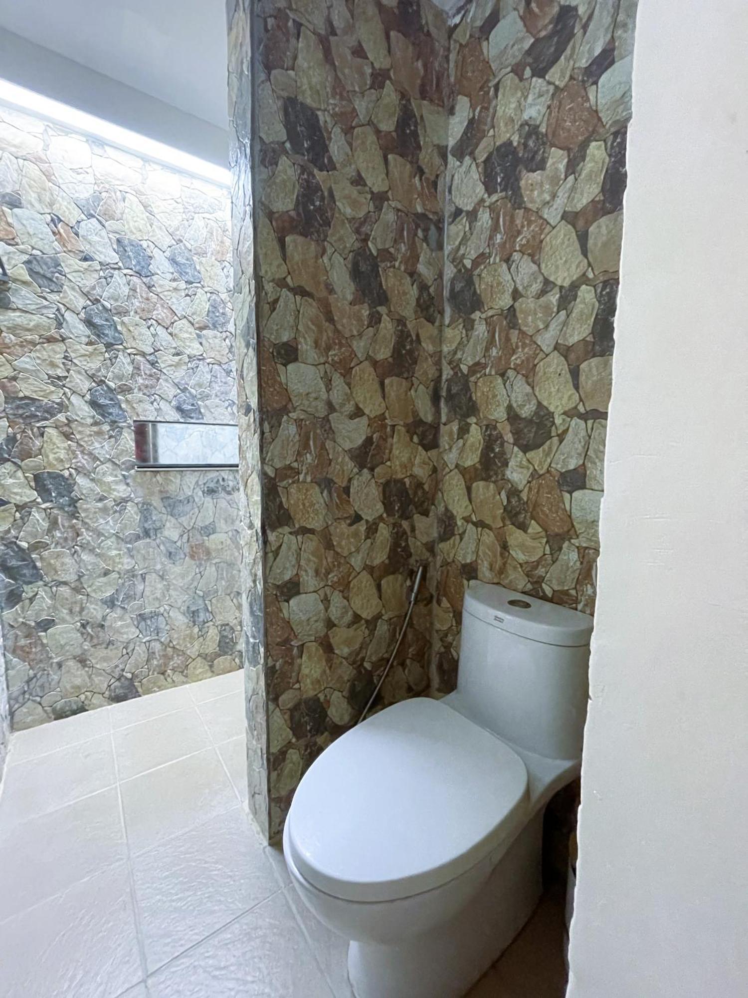 Montani Beach Resort Puerto Galera Powered By Cocotel Экстерьер фото