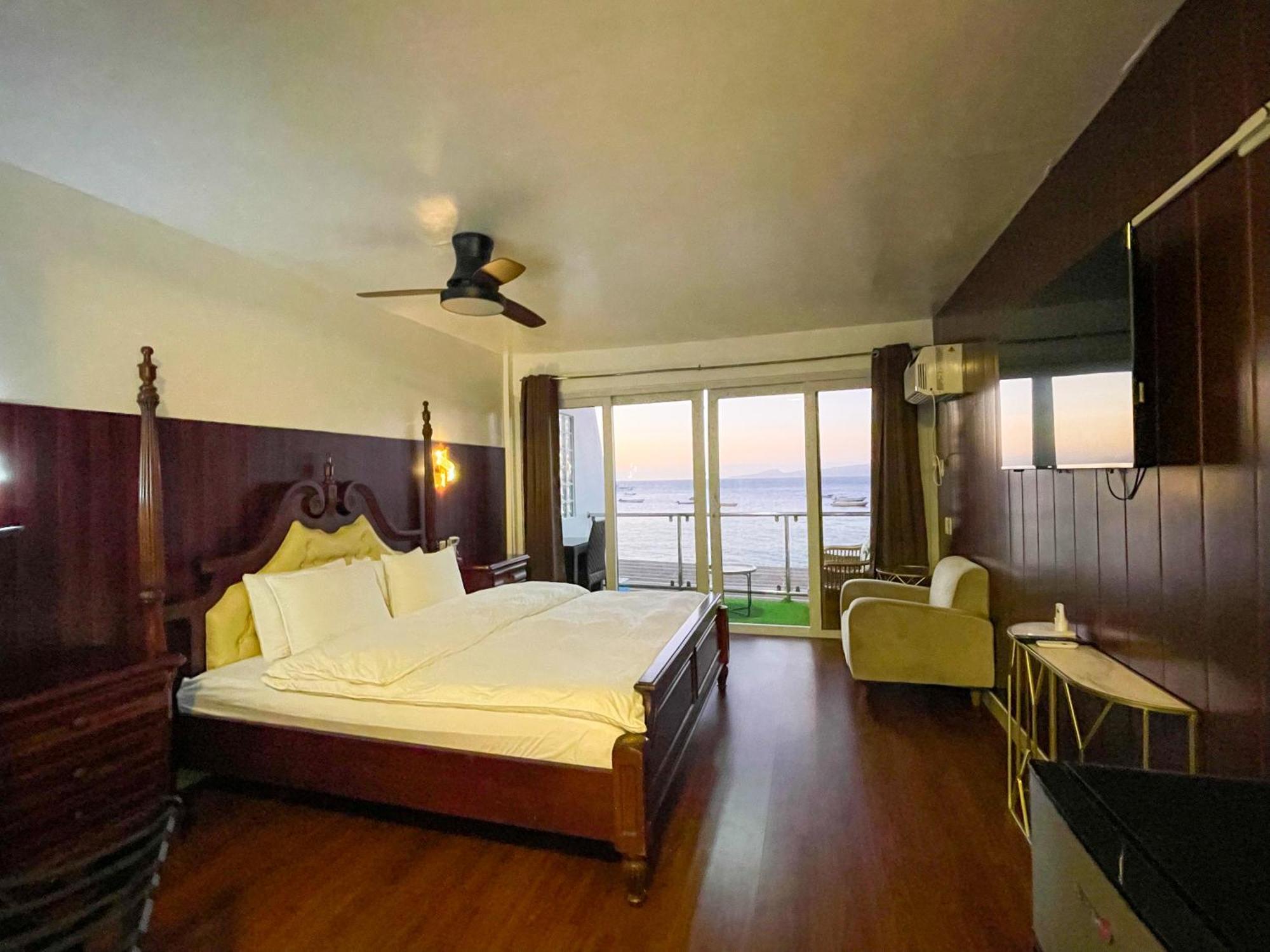 Montani Beach Resort Puerto Galera Powered By Cocotel Экстерьер фото