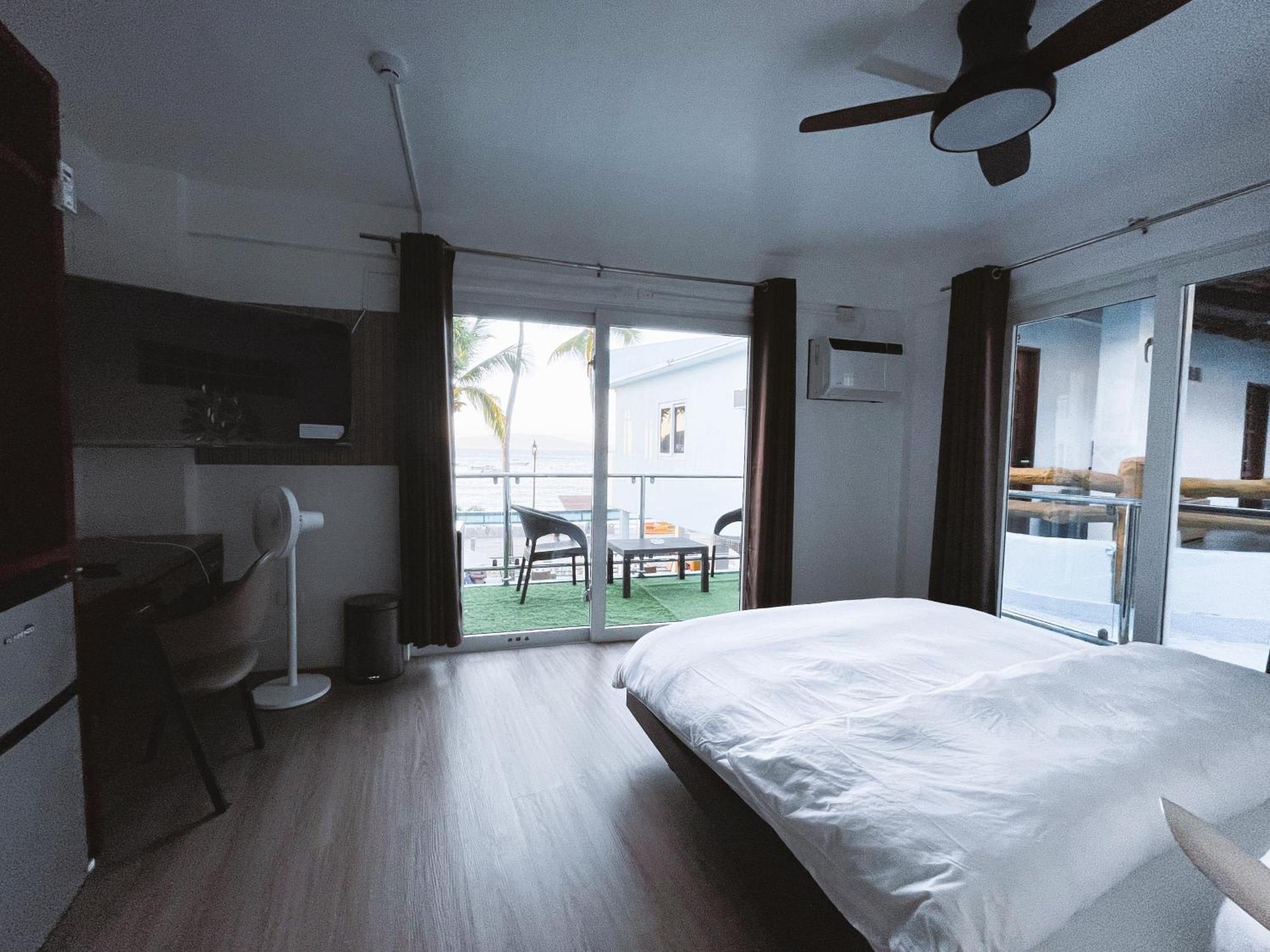Montani Beach Resort Puerto Galera Powered By Cocotel Экстерьер фото