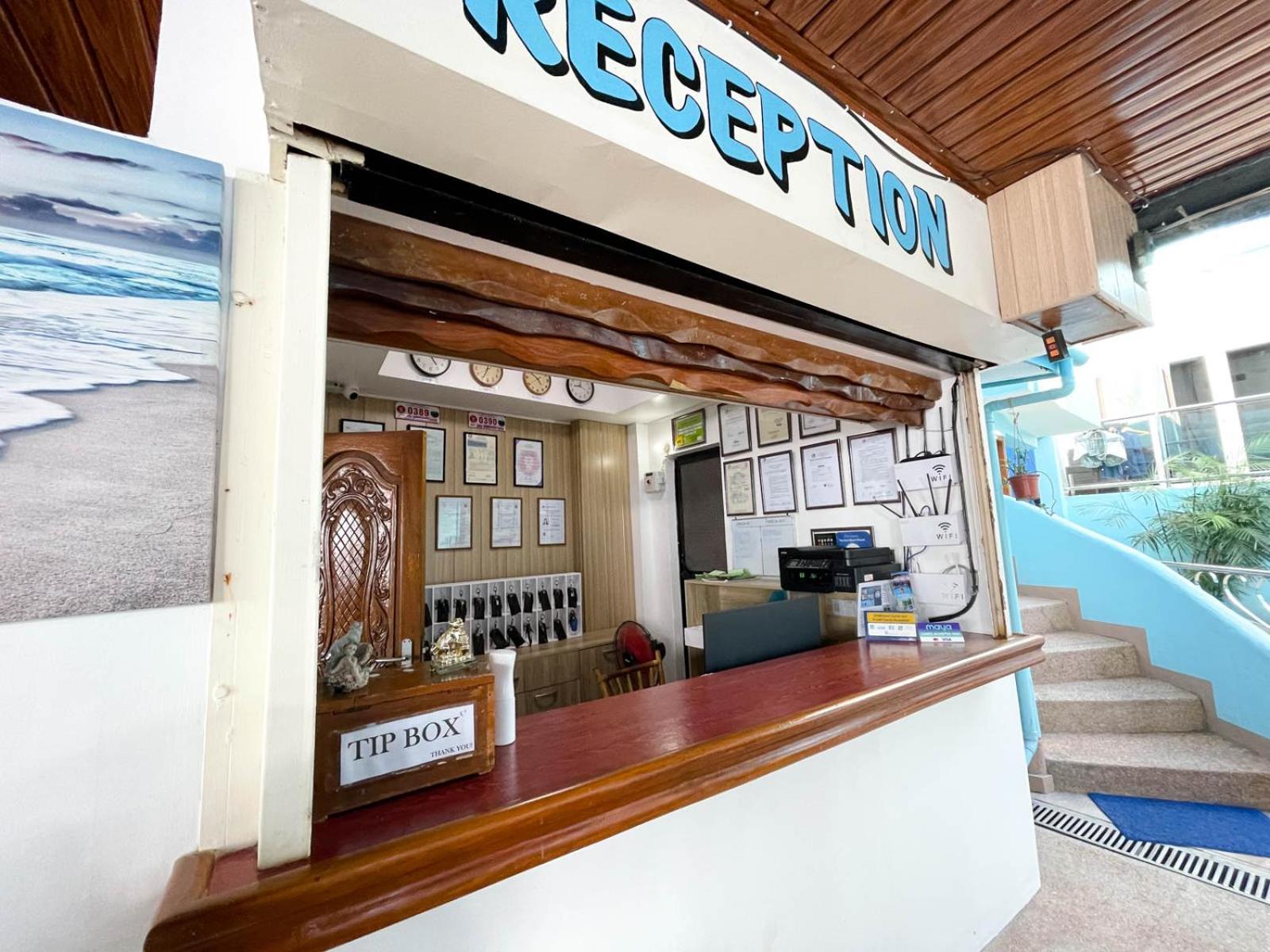 Montani Beach Resort Puerto Galera Powered By Cocotel Экстерьер фото